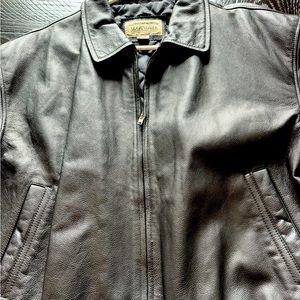 ST John’s Bay authentic leather jacket Men’s. XL